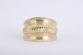 14k Yellow Gold Textured Ring Size 8 (3.31g.)