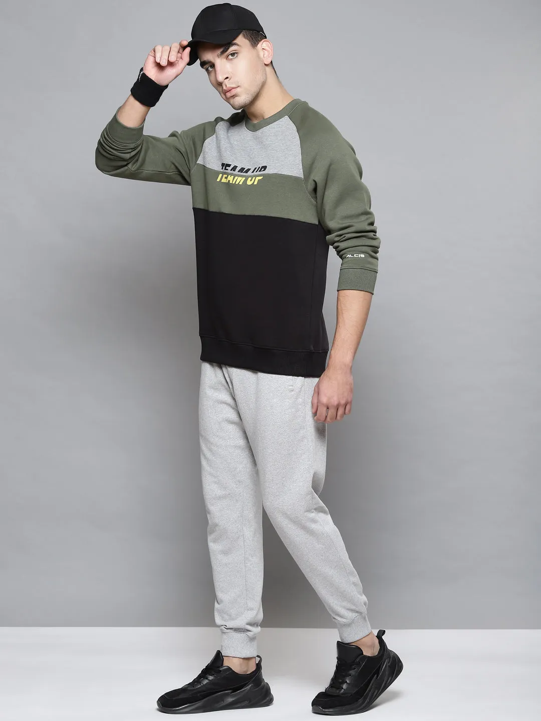 Alcis Men Black Olive Green Colourblocked Round Neck Sweatshirt with Print Detail