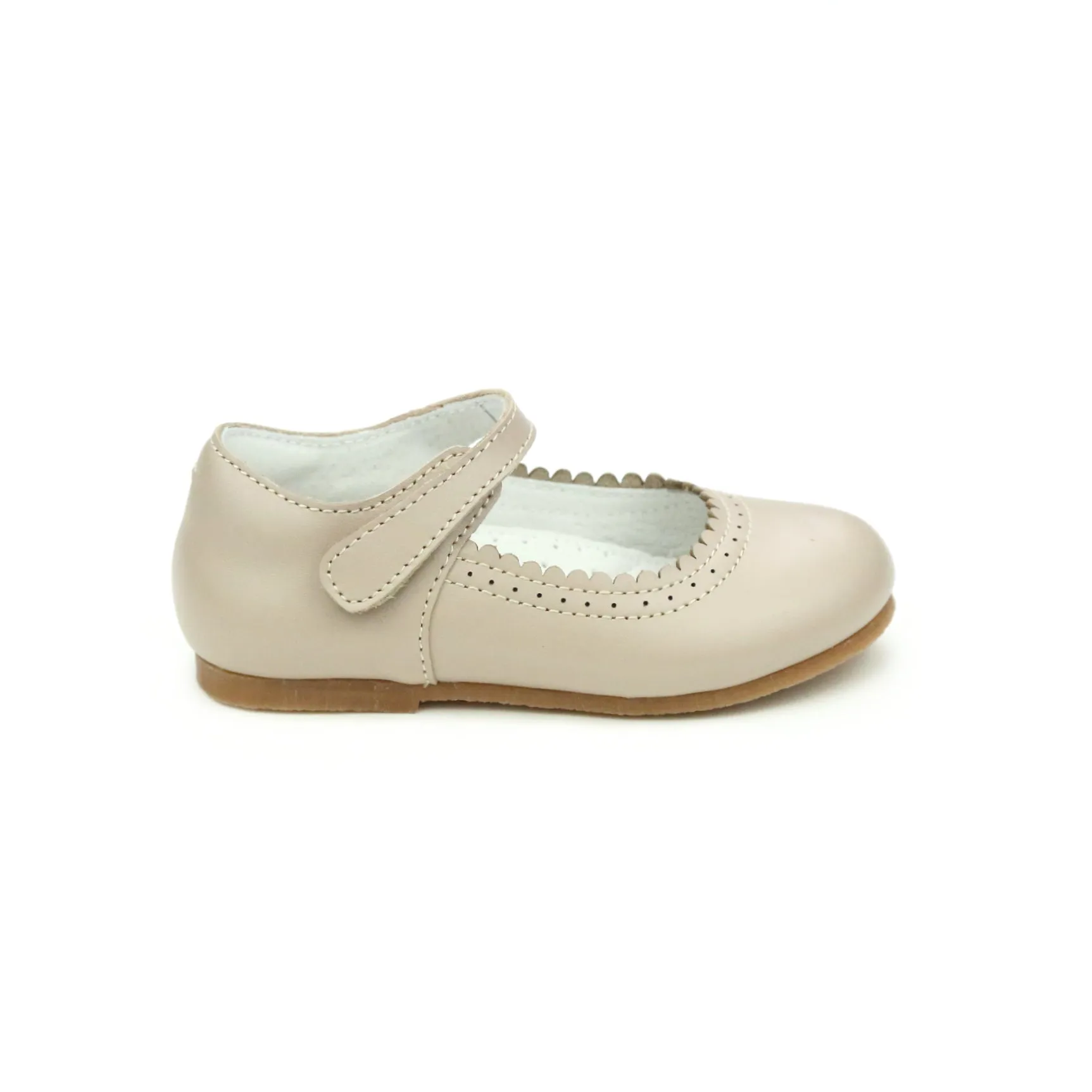 Lucille Scalloped Flat