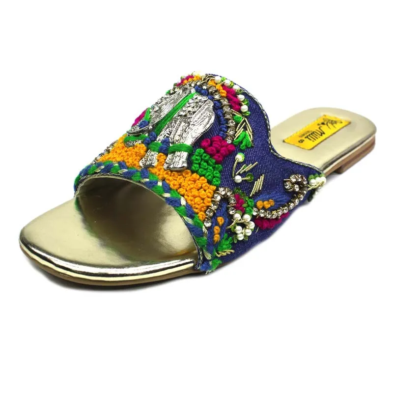 Women embellished slipper